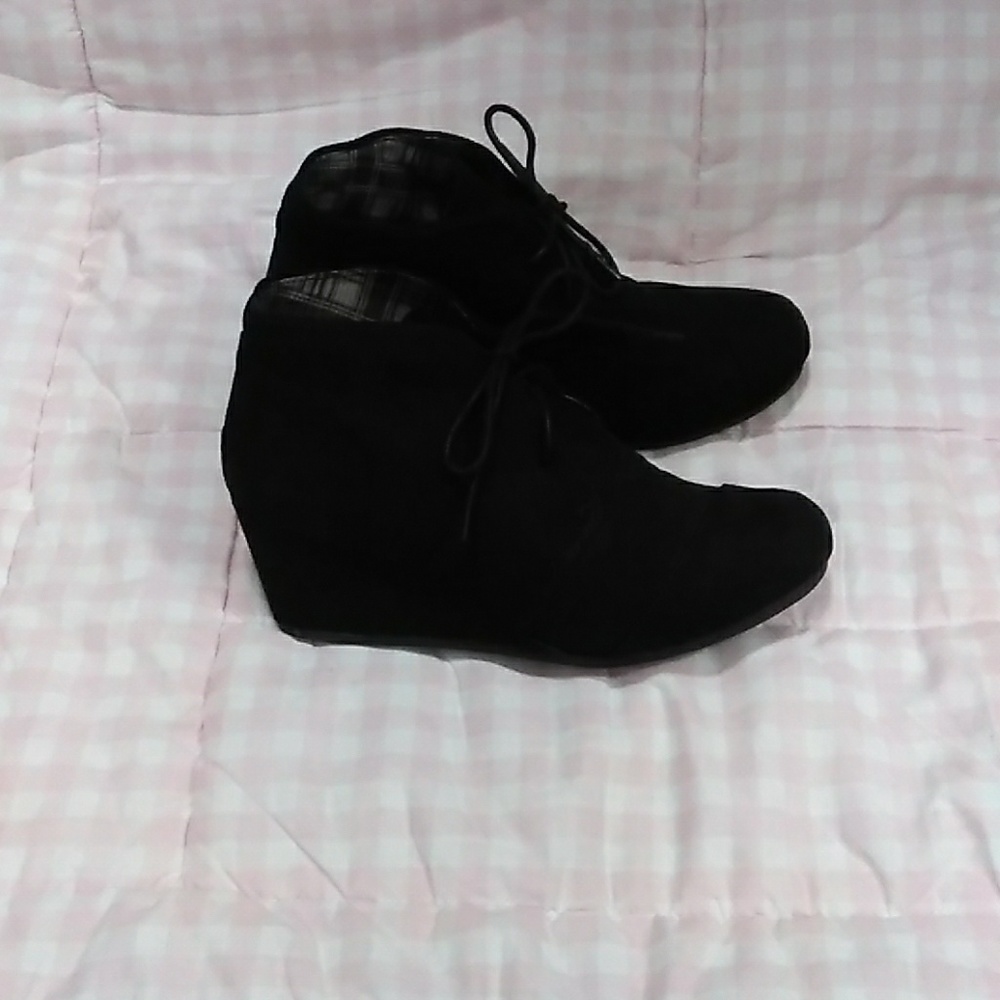 Wedge ankle boots